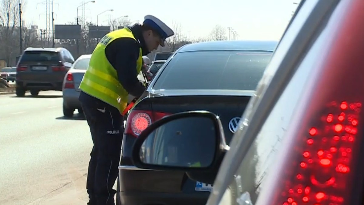 Początek ferii oznacza większą liczbę policjantów z drogówki na trasach.