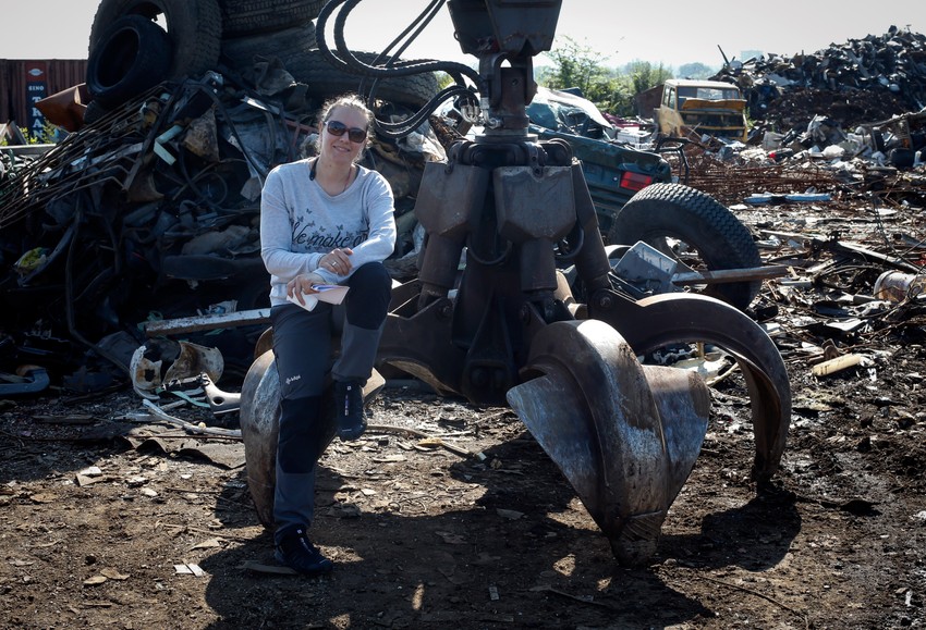 Odlično joj leži rediteljska palica, a voli i da "prođe" kroz kadar