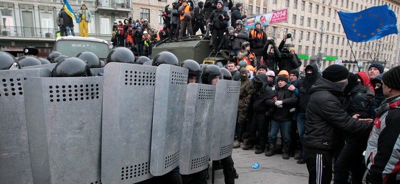 Prezydent rozmawia z opozycją, a minister straszy rozpędzeniem demonstracji na Majdanie