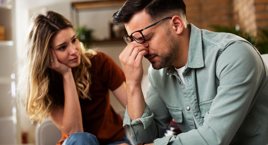 Emocjonalna walidacja — co to jest, dlaczego jest tak ważna w związku i jak ją praktykować?