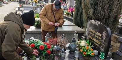 Byliśmy z kamerą na grobie Edwarda Gierka w 109. rocznicę jego urodzin. „Tęsknimy za jego czasami”, mówią mieszkańcy Sosnowca [WIDEO]