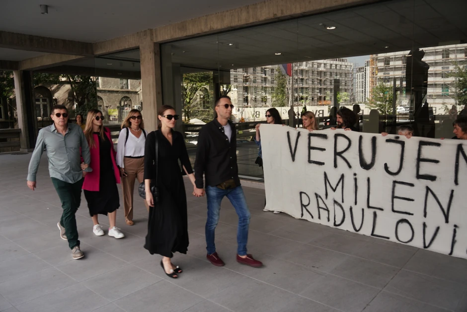 Porodica i dečko velika podrška Mileni Radulović na suđenju