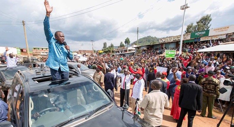 President Uhuru Kenyatta addresses residents of Ikonge and Ekerenyo in Nyamira County.