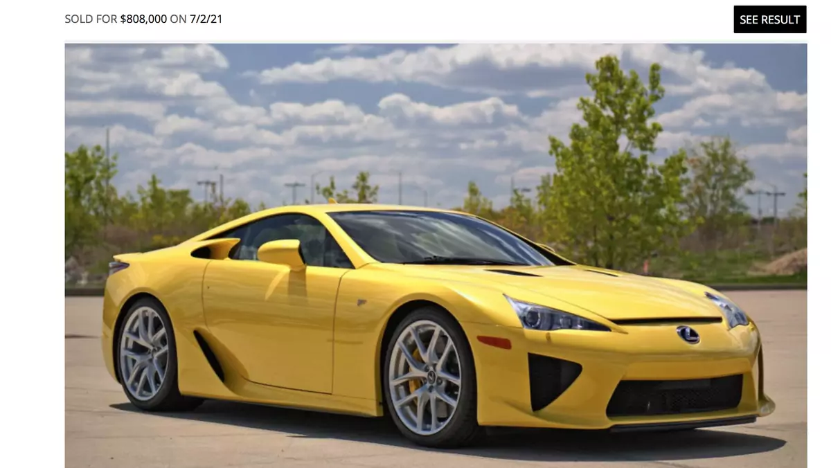 Lexus LFA sprzedany przez Bring a Trailer