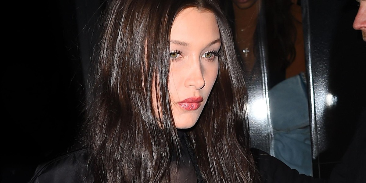 Bella Hadid bez stanika