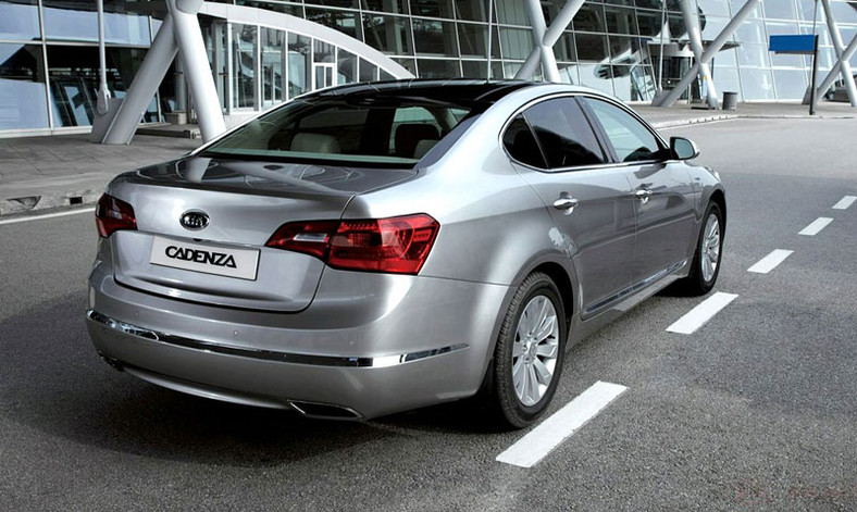 Kia Cadenza: koreańska limuzyna gotowa do sprzedaży