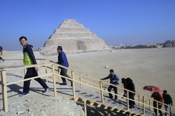 Egipt: Zamach bombowy na autobus turystyczny w Gizie. Dwie osoby nie żyją