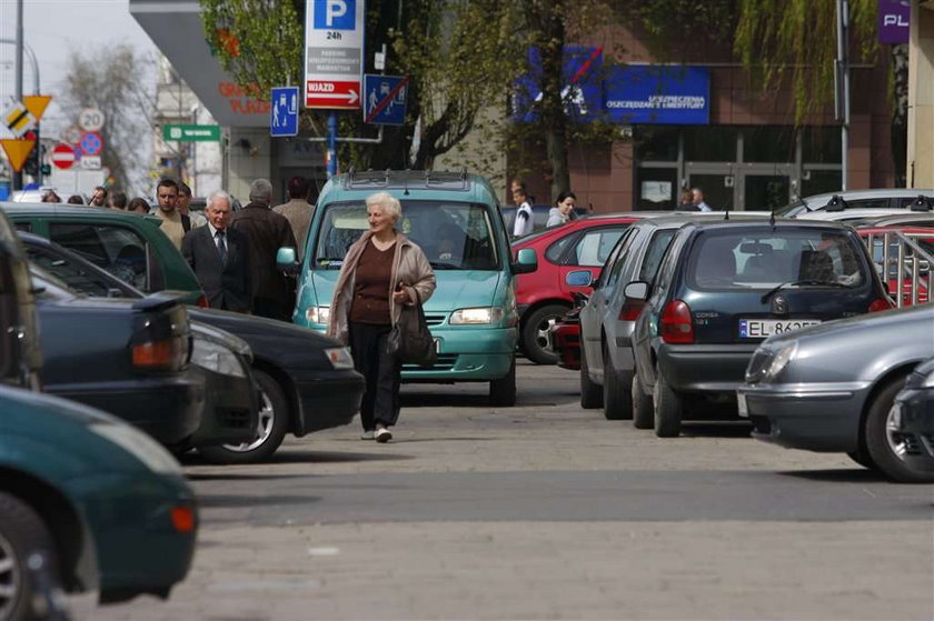 Parkingi tylko dla urzędników