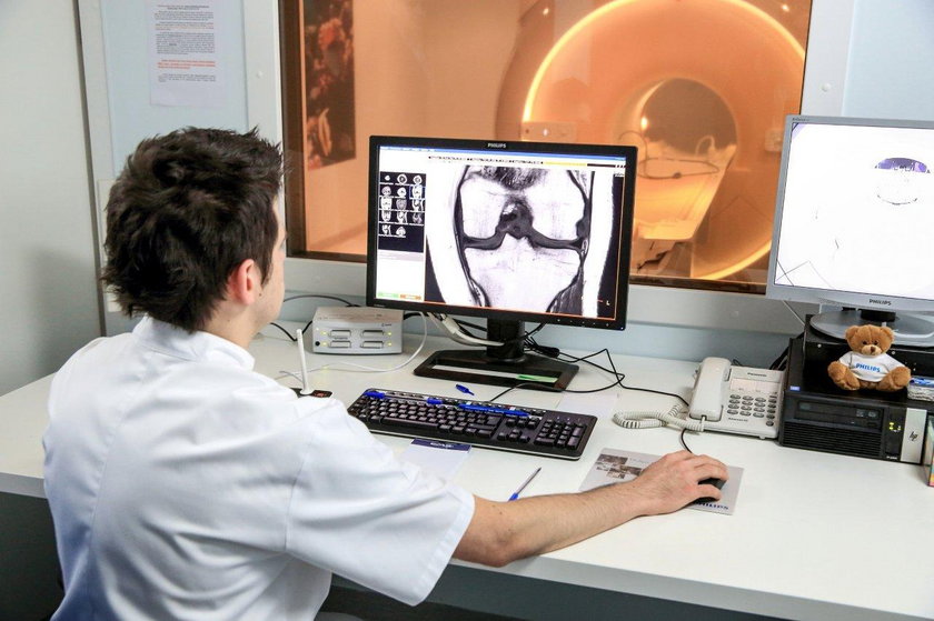 Pracownia w Centrum Medycyny Sportowej w Warszawie jest wyposażona w cyfrowy rezonans magnetyczny Philips Ingenia.