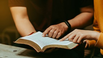 Jedna godzina religii w szkołach od września 2025. Nowe przepisy MEN