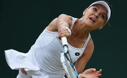 Wimbledon: Radwańska zmarnowała piłkę meczową. Polka trzeci raz z rzędu przegrała z Cibulkovą