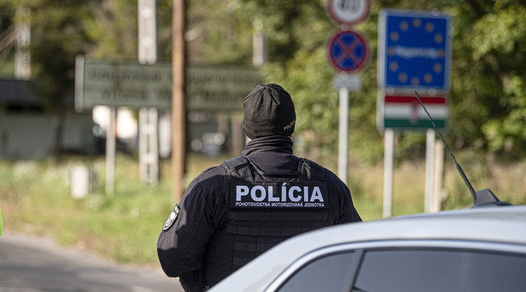 Nem hosszabítja meg Szlovákia a szlovák-magyar határ ellenőrzését januártól / MTI/Komka Péter
