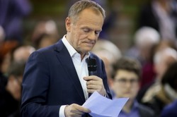 Donald Tusk, jeśli wygra wybory, nie podniesie wieku emerytalnego i zalegalizuje aborcję