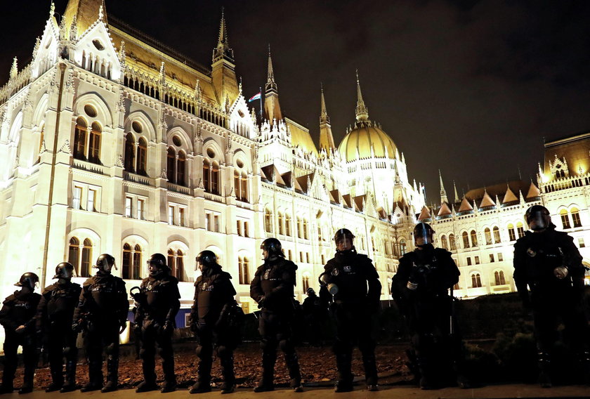 Demonstracja w Budapeszcie. Policja użyła gazu łzawiącego