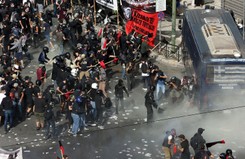 Złoty Świt uznany za organizację przestępczą. Zamieszki w Atenach