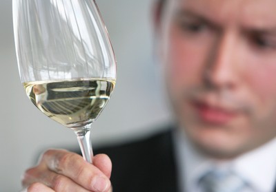 Inwestycyjny maraton — wino kontra złoto