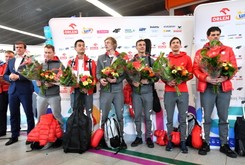 Skoczkowie narciarscy uroczyście powitani w kraju. 'Polska jest z was dumna, jesteście wielcy'