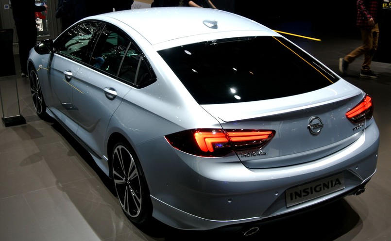 Opel insignia grand sport OPC line