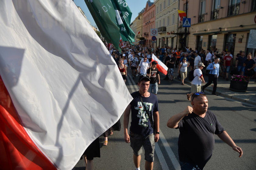 ONR maszerował w 73. rocznicę wybuchu Powstania Warszawskiego