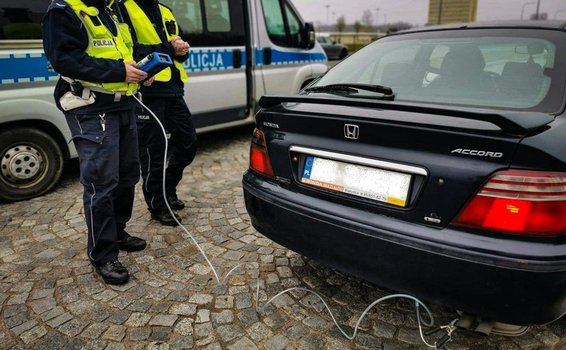 Policjanci będą wyposażeni w specjalistyczny sprzęt, między innymi w dymomierze i analizatory spalin