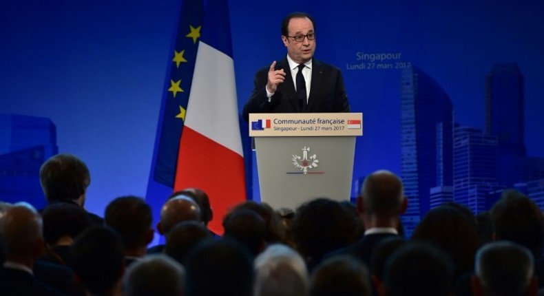 French President Francois Hollande, addressing members of the French community in Singapore on Monday, said that 'populism, nationalism and extremism cannot prevail'