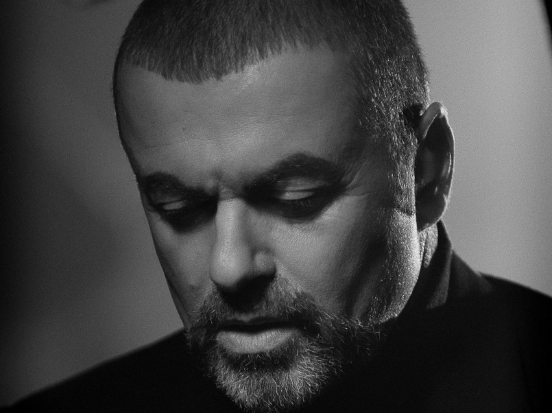 George Michael skazany został na osiem tygodni pozbawienia wolności za rozbicie samochodu pod wpływem marihuany. Koledzy z odsiadki mówili o gwiazdorze w samych superlatywach: "Był bardzo miły i uprzejmy dla wszystkich"