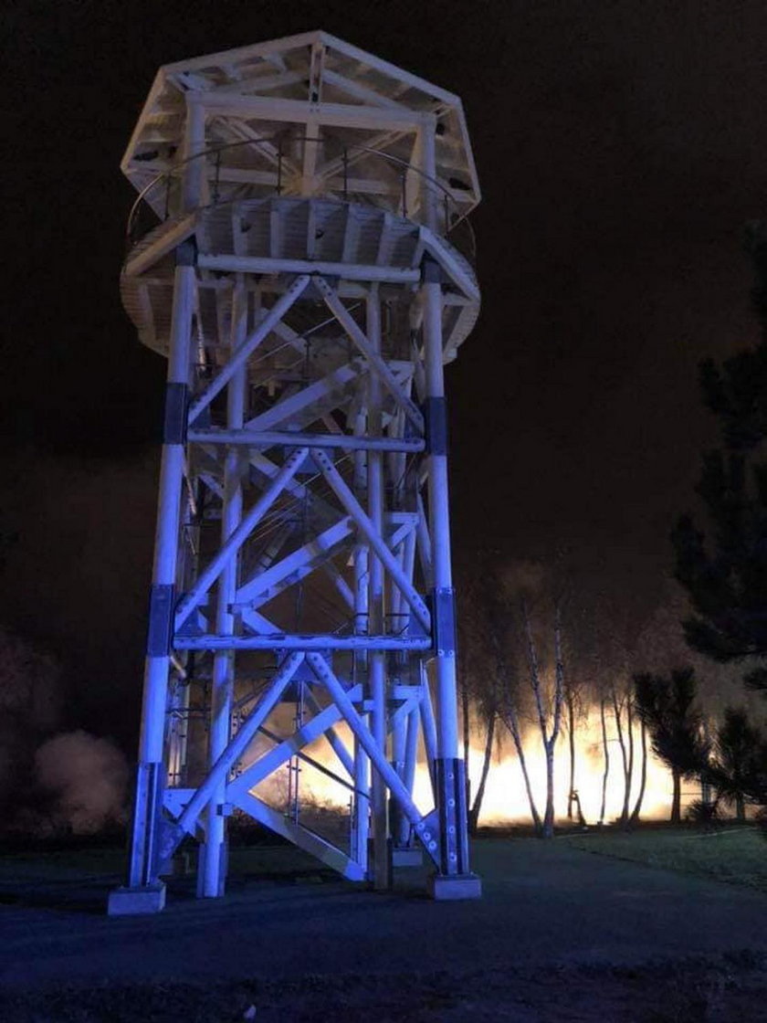 Pożar promenady w Trzebieży. Policja zatrzymała podejrzanych