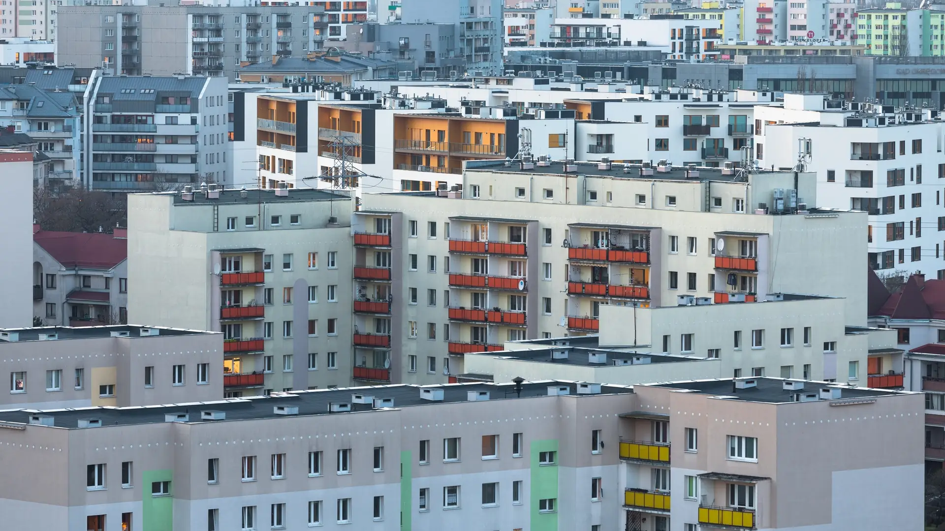 Na wynajmie: Regulacja cen mieszkań na wynajem to nie komunizm. Pokazujemy, jak jest za granicą