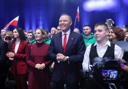 Żona Karola Nawrockiego zadebiutowała w sieci. Kim jest Marta Nawrocka?