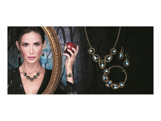 Demi Moore w kampanii wizerunkowej kosmetyków More by Demi Oriflame