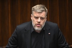 Zandberg: To przedziwne, że Tusk chwali się łamaniem prawa międzynarodowego