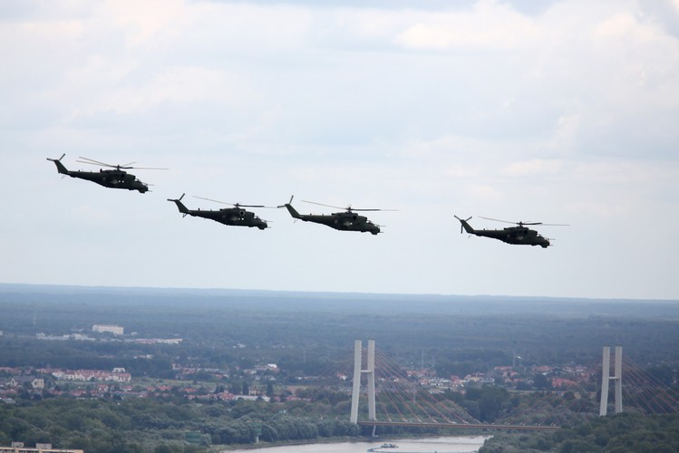 DEFILADA Z OKAZJI ŚWIĘTA WOJSKA POLSKIEGO