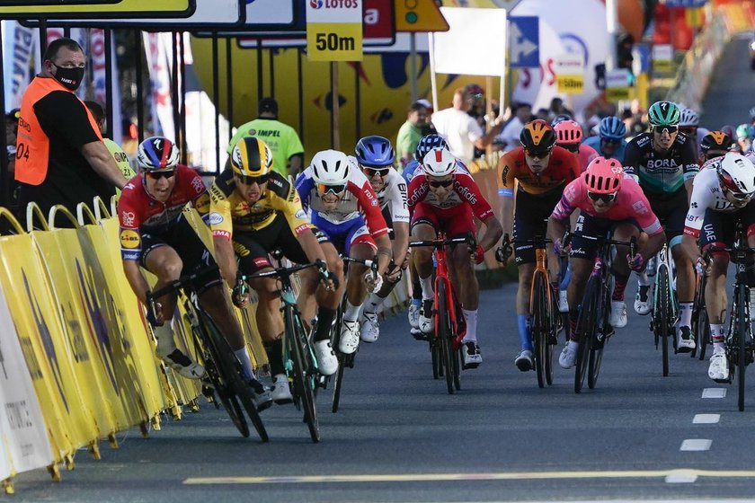 Koszmarny wypadek podczas Tour de Pologne. W jakim stanie jest poszkodowany kolarz?