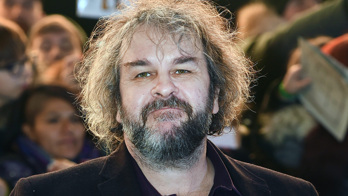 Mamy złą wiadomość dla fanów przygód w Śródziemiu. Peter Jackson oficjalnie zdementował plotki, jakoby miało powstać więcej filmów opartych na powieściach J.R.R Tolkiena. Reżyser przyznał, że "Hobbit: Bitwa Pięciu Armii" jest pożegnaniem z serią.