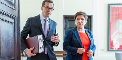 Szydło oszczędza w euro, a Morawiecki traci...