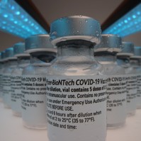 Perlik a Pfizer és az AstraZeneca gyógyszergyárakat az USA-ban