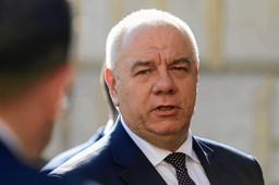 Sasin: Trzy elektrownie atomowe to wciąż za mało