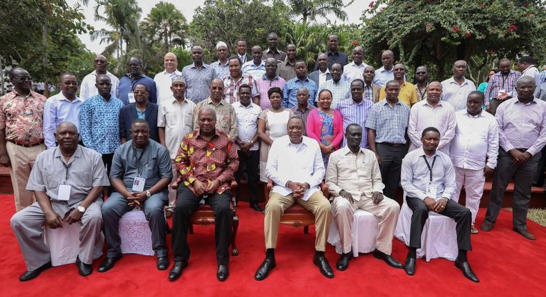 File image of governors posing for a photo with President Uhuru Kenyatta. A number of governors are considering contesting for the Presidency in 2022