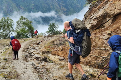 Rodzina wspięła się z czwórką dzieci, w tym dwulatkiem, do Base Camp przy Mount Everest