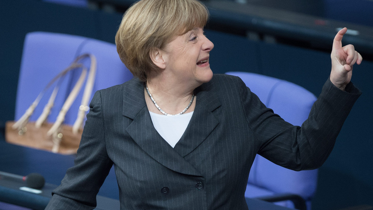 Słowa kanclerz Angeli Merkel, że "islam należy do Niemiec", spotkały się z krytyką w jej własnej partii - CDU. Adwersarze Merkel zwracają uwagę, że niemiecka kultura opiera się na chrześcijaństwie i judaizmie. Szeregowi członkowie partii zwracają legitymacje.