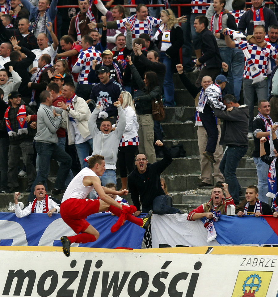 PIŁKARSKA EKSTRAKLASA GÓRNIK ZABRZE KONTRA GKS BEŁCHATÓW