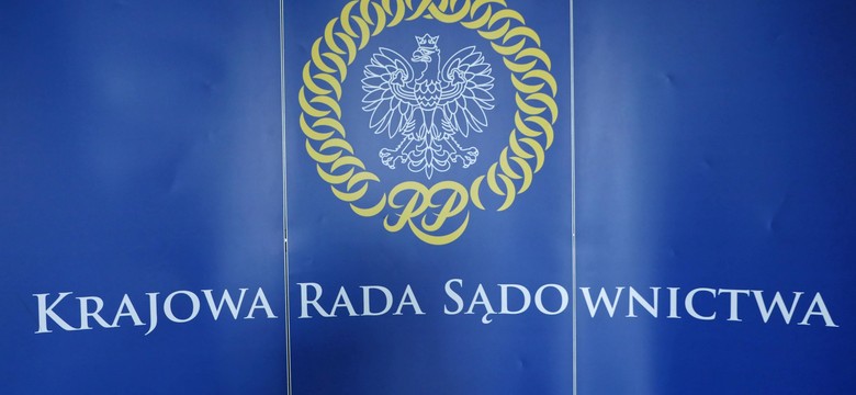 Decyzje nowej KRS są masowo kwestionowane