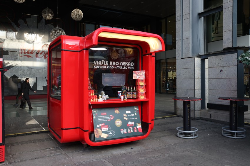 Kiosk K67 dizajnirao je slovenački arhitekta Saša Mehtig 1967. godine.