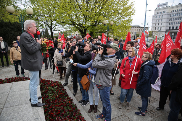 Ruch Sprawiedliwości Społecznej powstał w 2014 roku. W swoim programie ma on m.in. walkę o prawo do minimalnego dochodu gwarantowanego na poziomie 922 złotych miesięcznie dla każdego obywatela