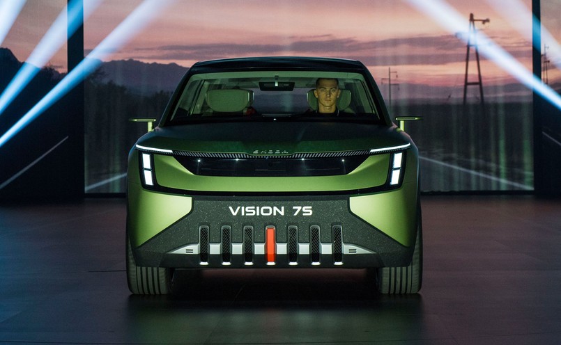 Skoda Vision 7S wjeżdża na rynek jako nowa Skoda Peaq