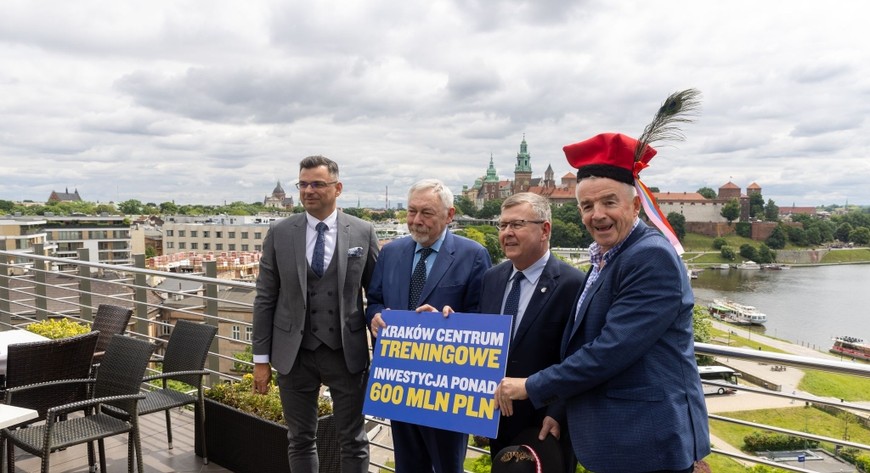 W Krakowie będą szkolić się piloci, załoga samolotów i mechanicy lotniczy z całej Europy! Ryanair wybuduje w Balicach największe centrum symulatorów treningowych w Europie Centralnej