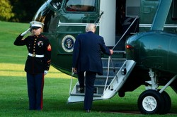 Celował laserem w śmigłowiec Trumpa. Marine One mógł mieć wypadek