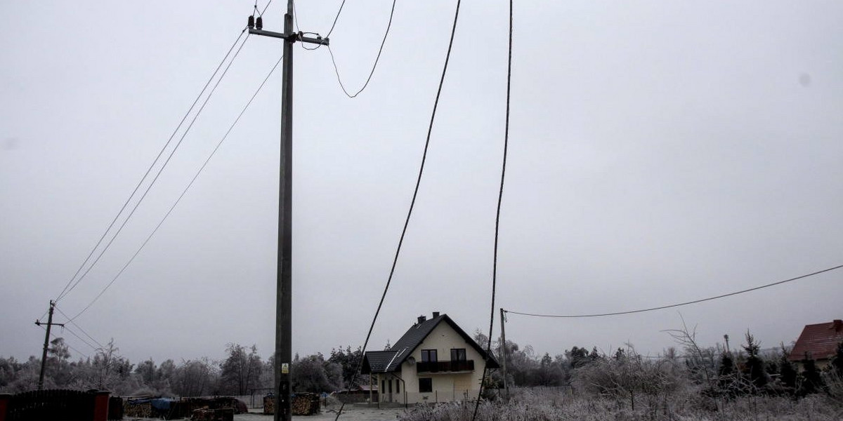 SUCHEDNIW ZERWANE LINIE ENERGETYCZNE