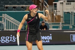 Noskova urwała Świątek seta. Polka w 1/8 finału turnieju w Miami