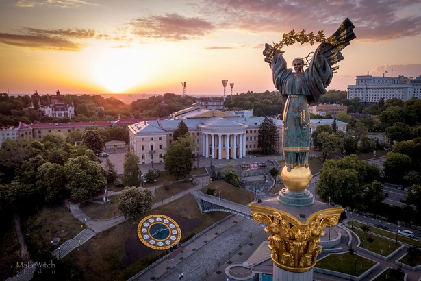 Pomink "Matka Ojczyzna" w Kijowie na Ukrainie